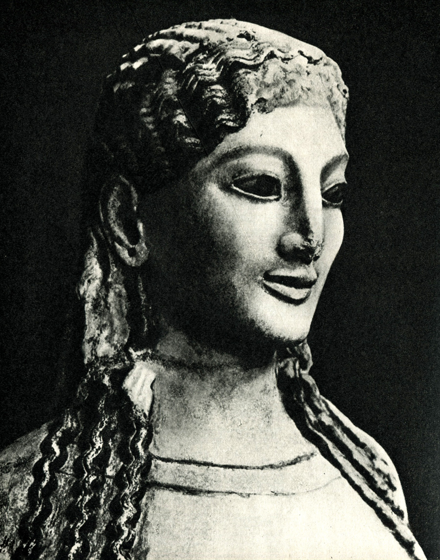 18. Девушка в пеплосе. Мрамор. 540-530 гг. до н. э. Фрагмент