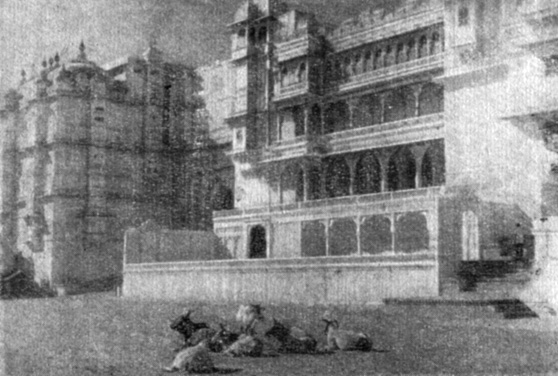 Удайпур. Старый городской дворец махараны. Вид с главной дворцовой террасы