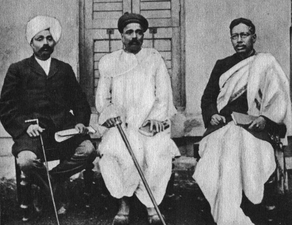 Руководители Индийского национального конгресса (слева направо) Лала Ладжпат Рай, Бал Гангадхар Тилак, Бепин Чандра Пал. 1918 г.