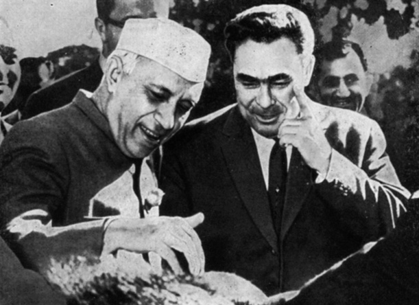 Дж. Неру и Л. И. Брежнев в Дели. Декабрь 1961 г.